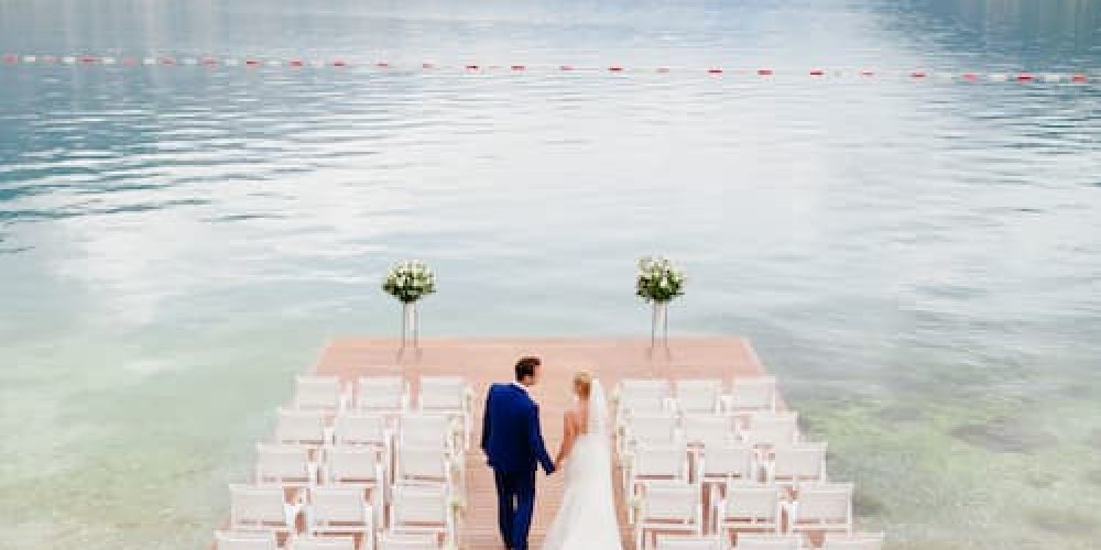 Celebración boda en un lago